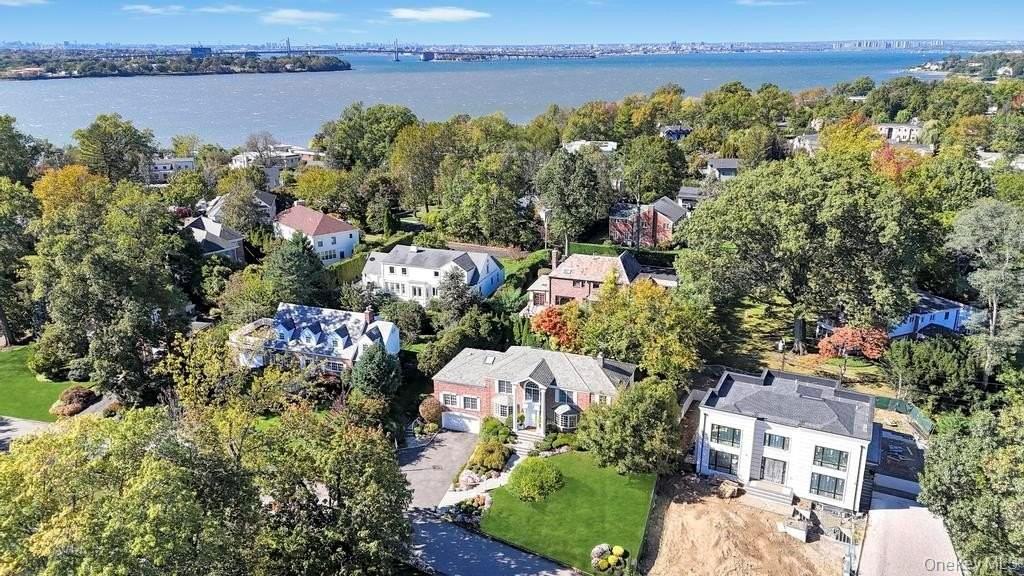 22 Bayside Dr - Photo 2 of 40