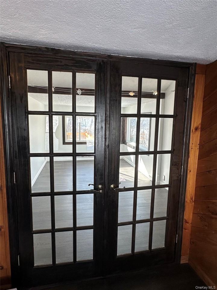 69 Montrose Dr - Photo 6 of 23