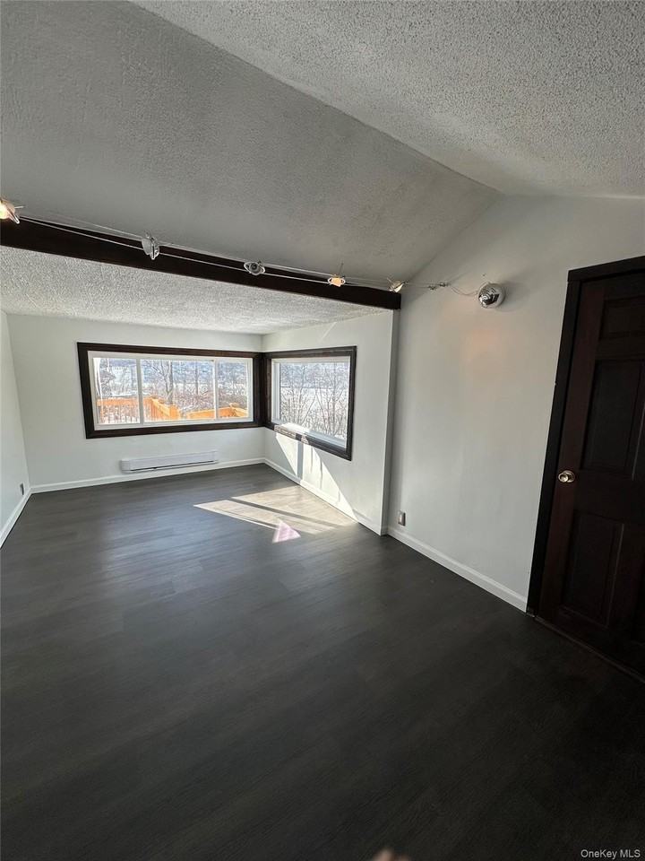 69 Montrose Dr - Photo 7 of 23