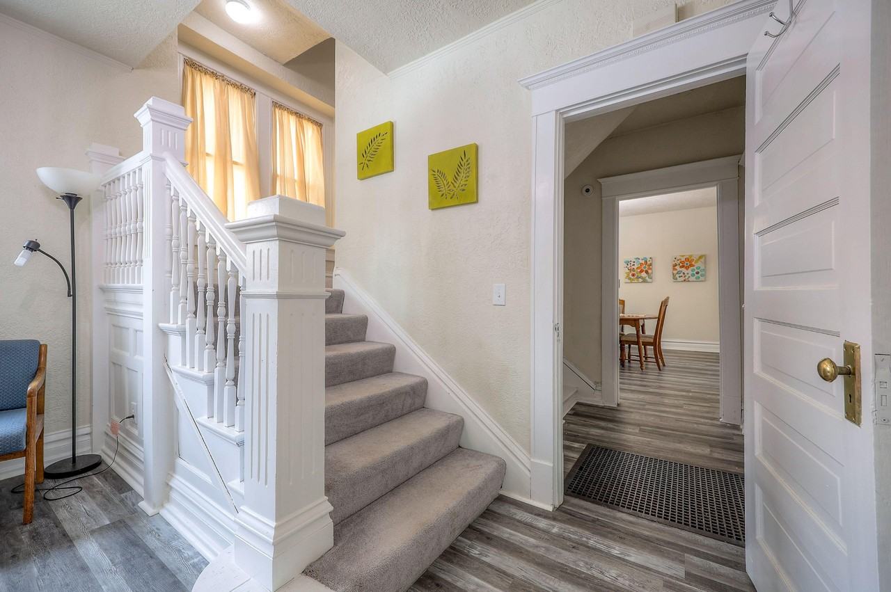 E 28th St - Photo 3 of 18