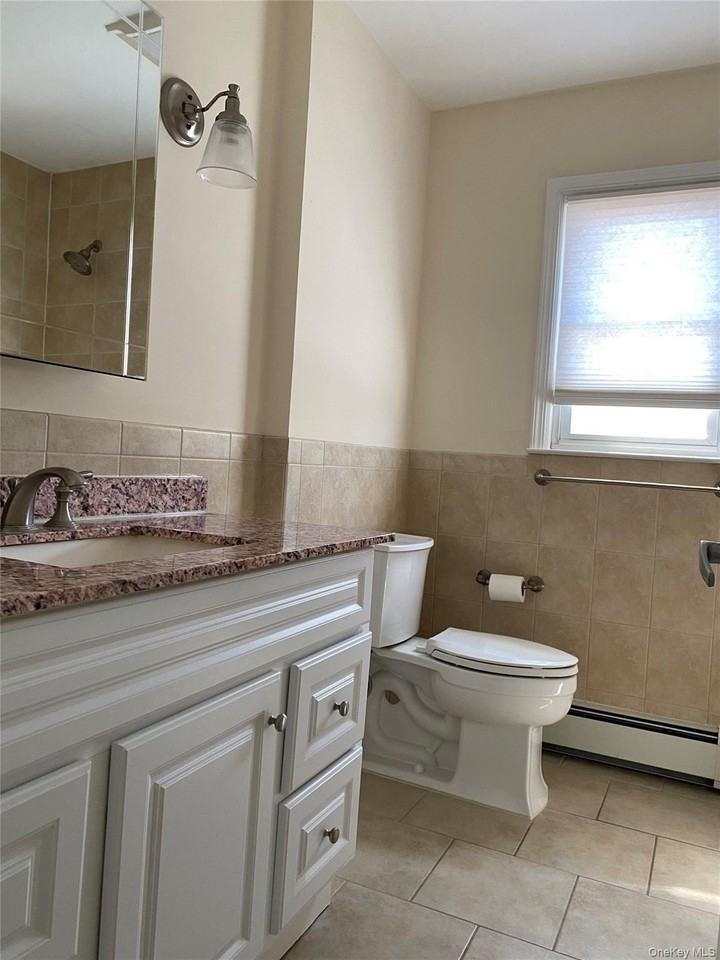 297 Fairfield Ave - Photo 4 of 16