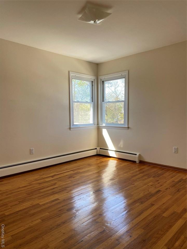 297 Fairfield Ave - Photo 6 of 16