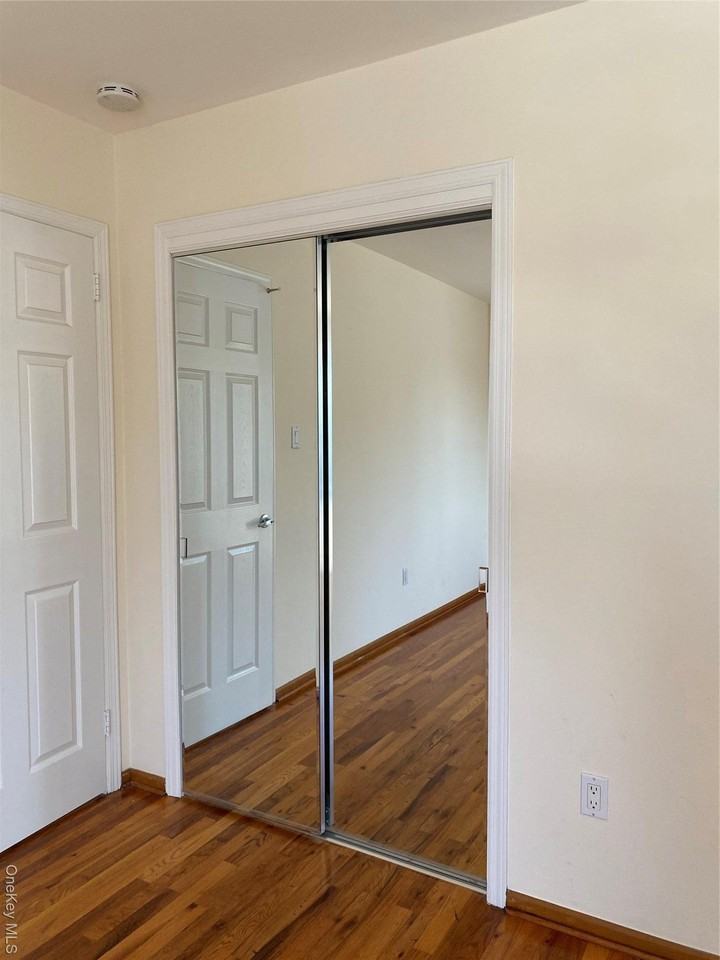 297 Fairfield Ave - Photo 7 of 16