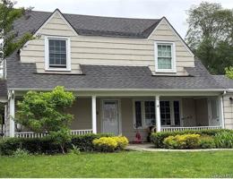 featured image of 4 Addison Ln