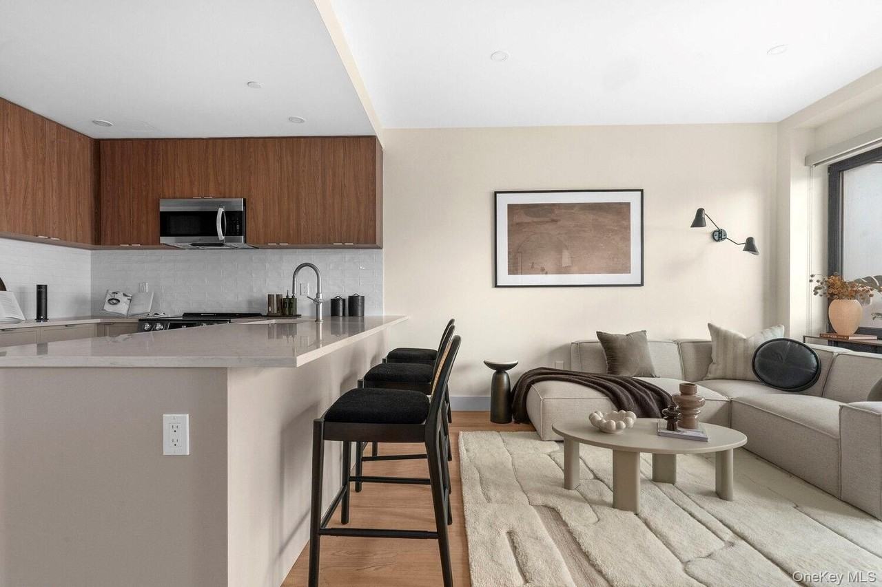 36 India St #2G - Photo 2 of 11
