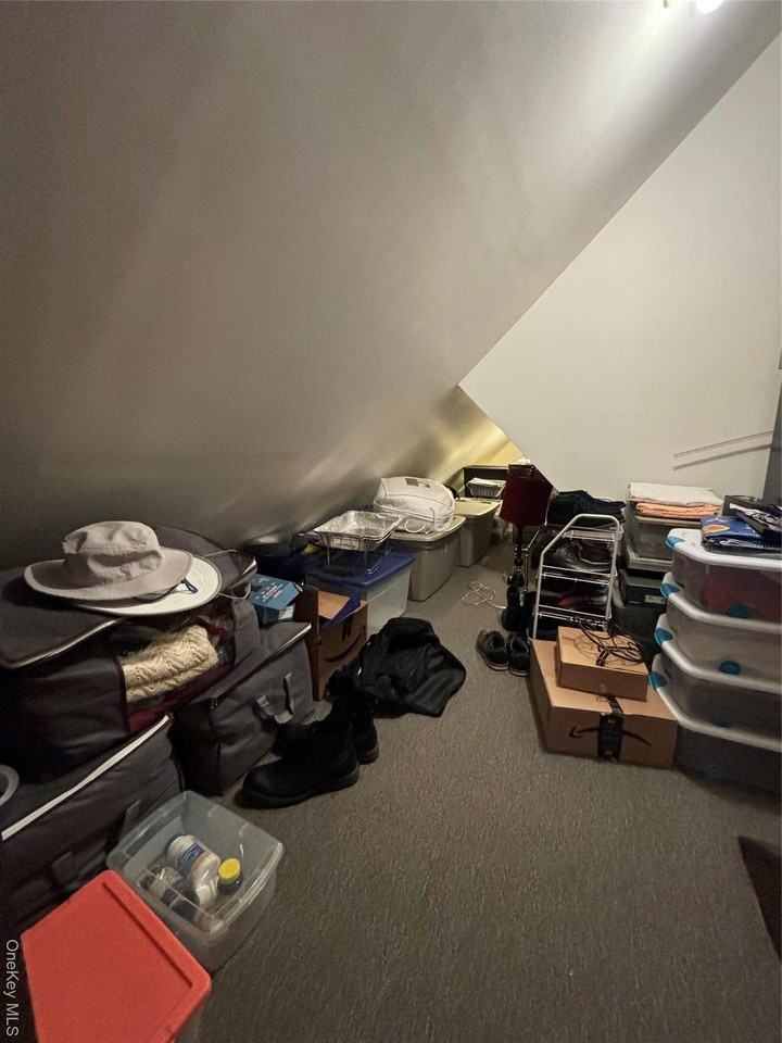 5037 195th St - Photo 5 of 9