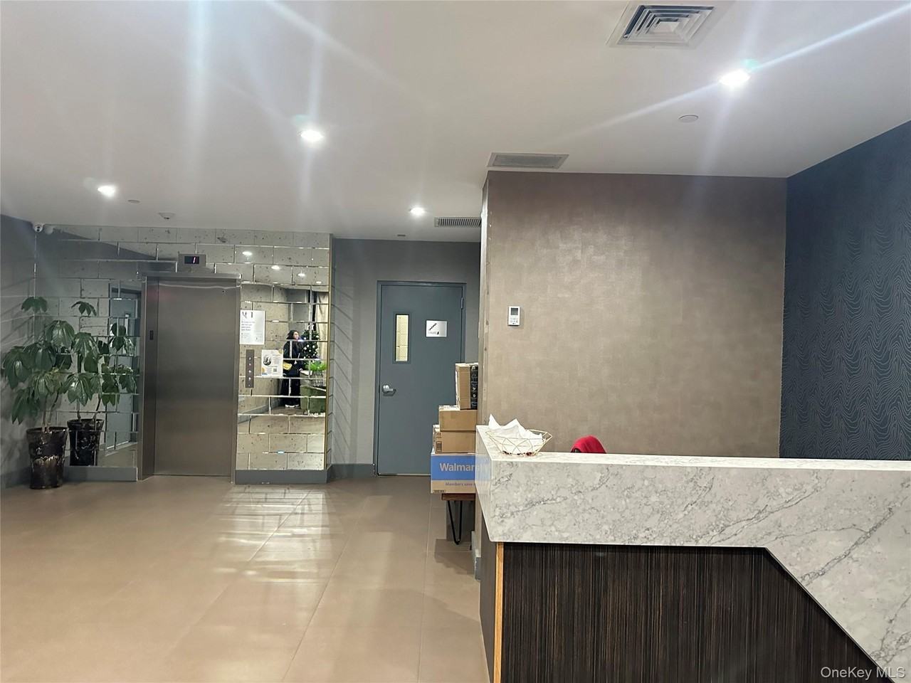 2705 41st Ave Apt 2d #2D - Photo 3 of 8