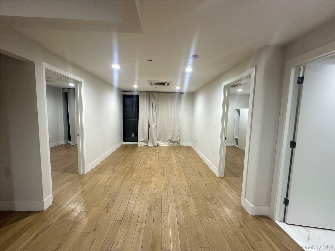 2705 41st Ave Apt 2d #2D - Photo 5 of 8