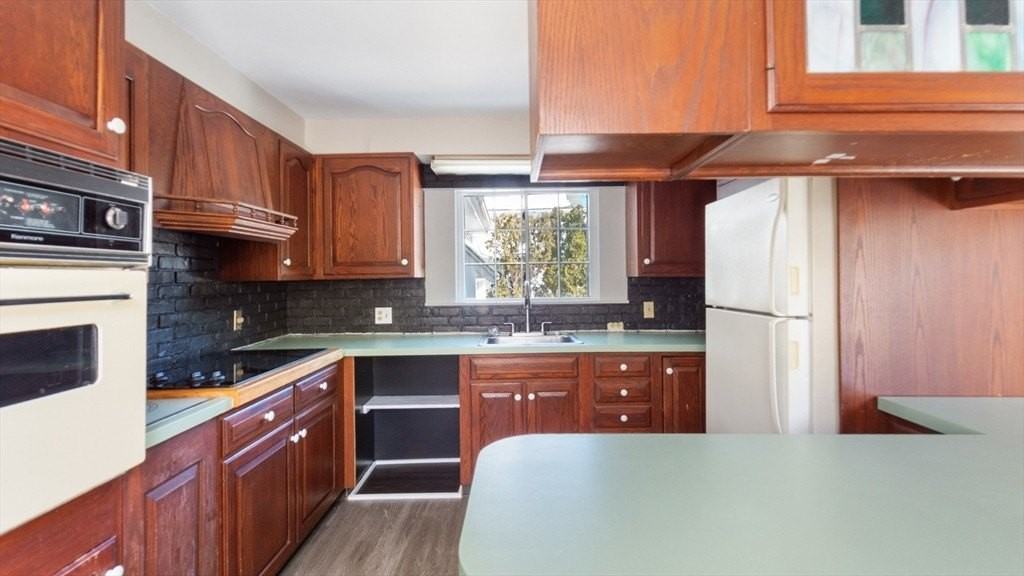 88 Winthrop St Apt 3 #3 - Photo 6 of 13