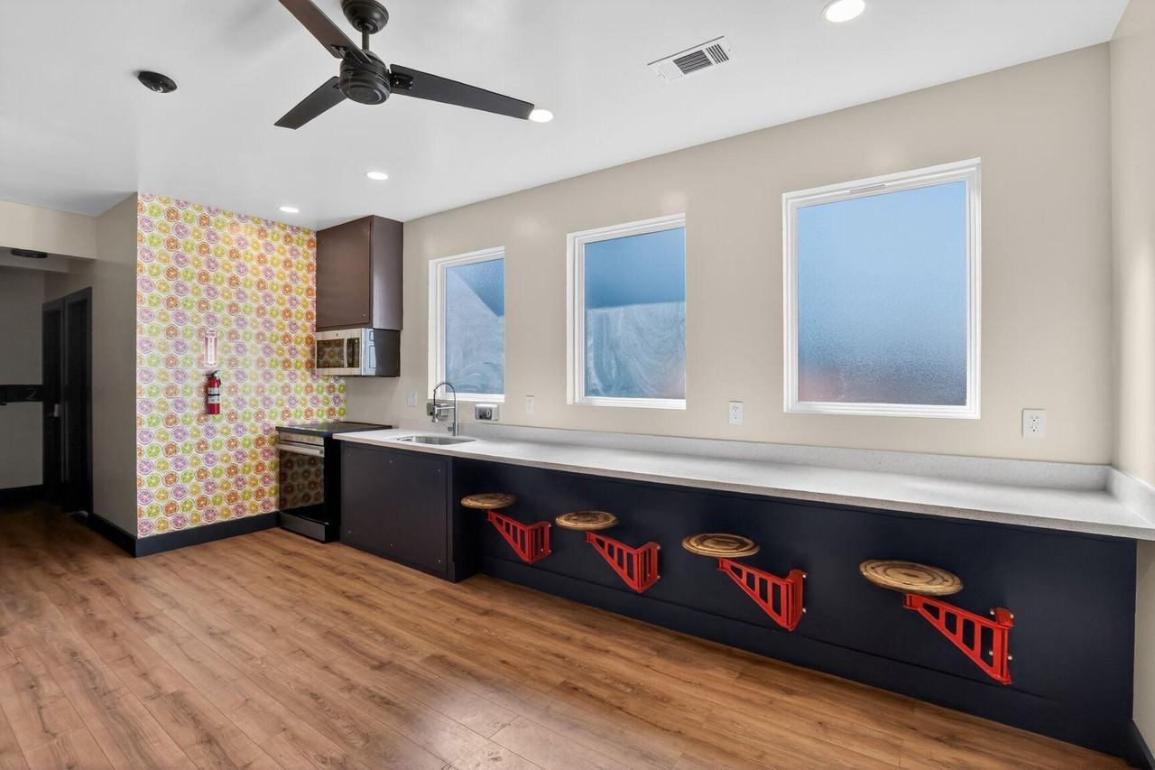 N Robertson St - Photo 3 of 25