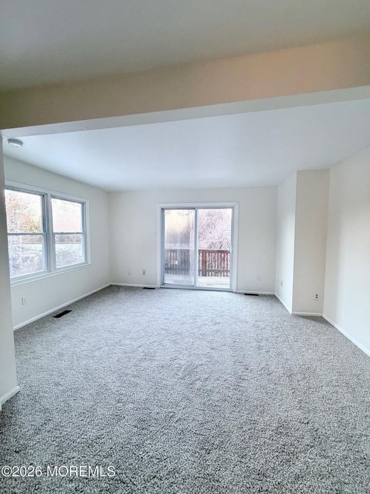 1511 Railroad Ave Unit 100 #100 - Photo 5 of 42