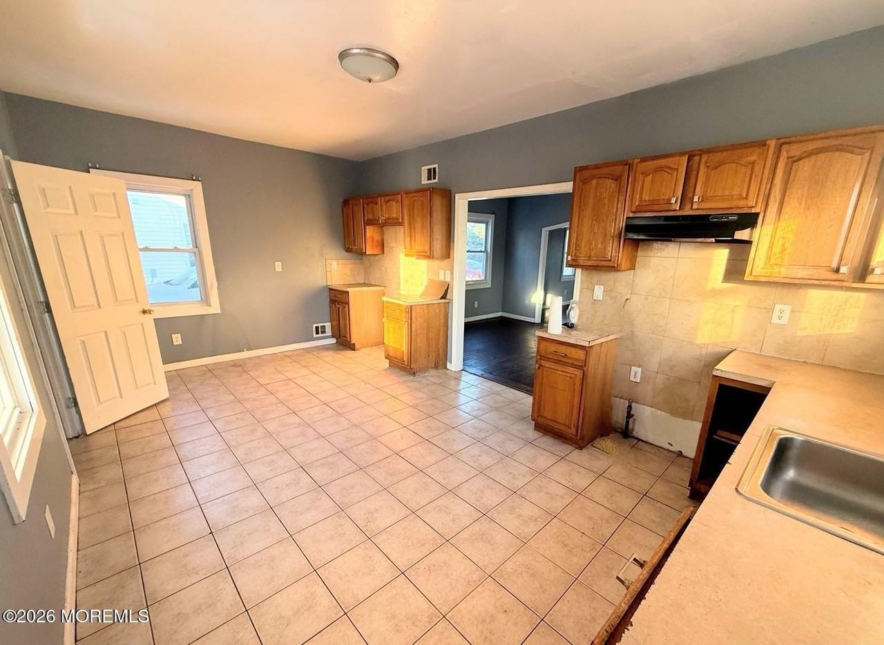 401 Ridge Ave - Photo 5 of 11