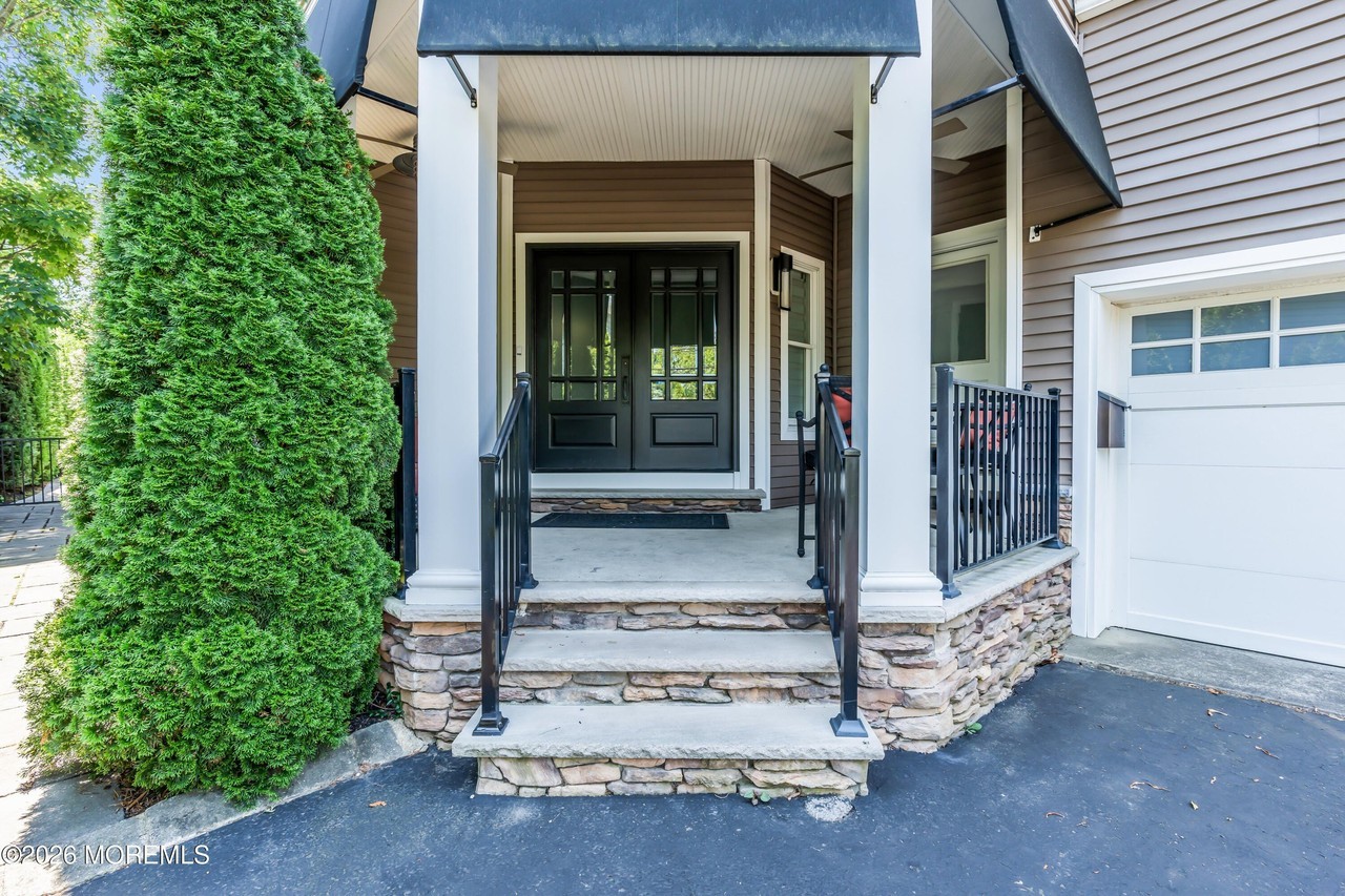 609 15th Ave - Photo 3 of 50