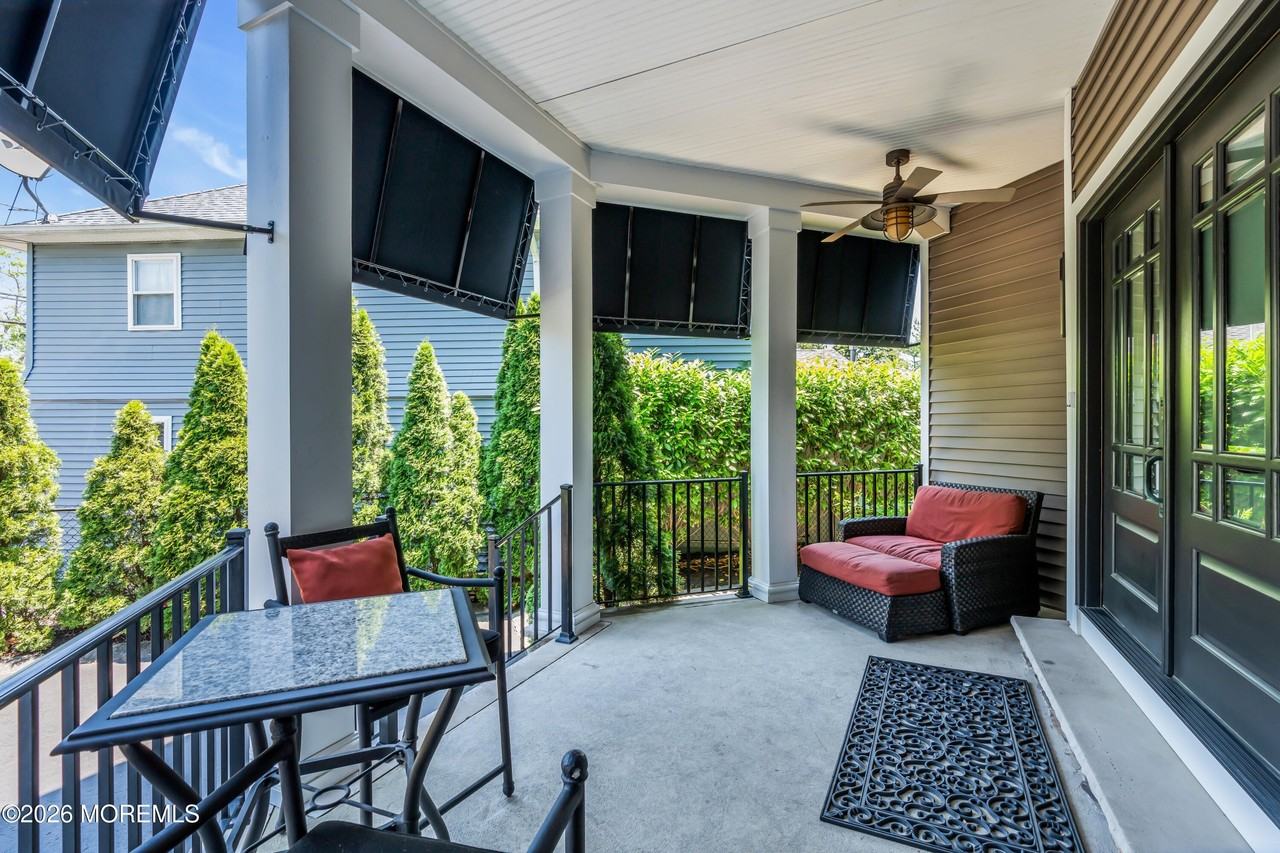 609 15th Ave - Photo 4 of 50