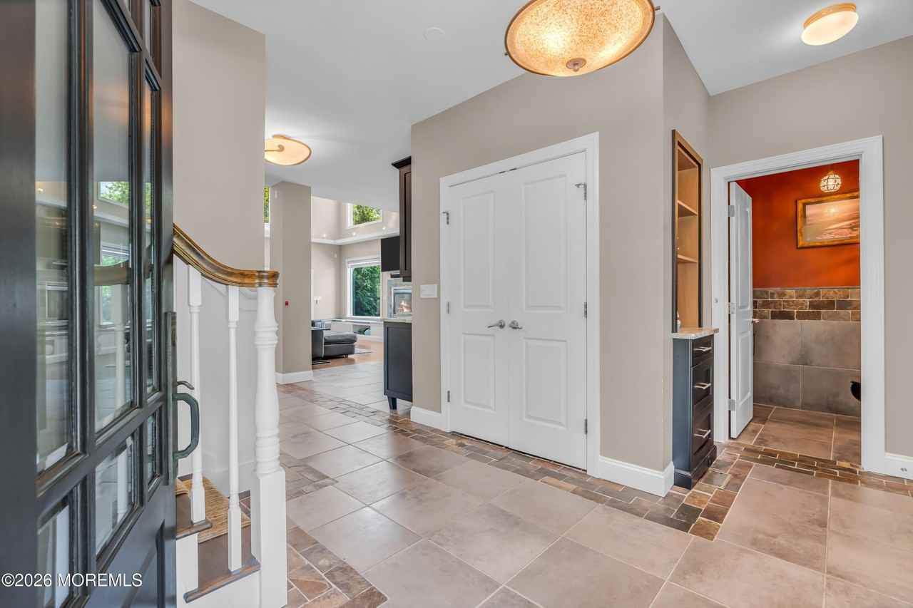 609 15th Ave - Photo 5 of 50