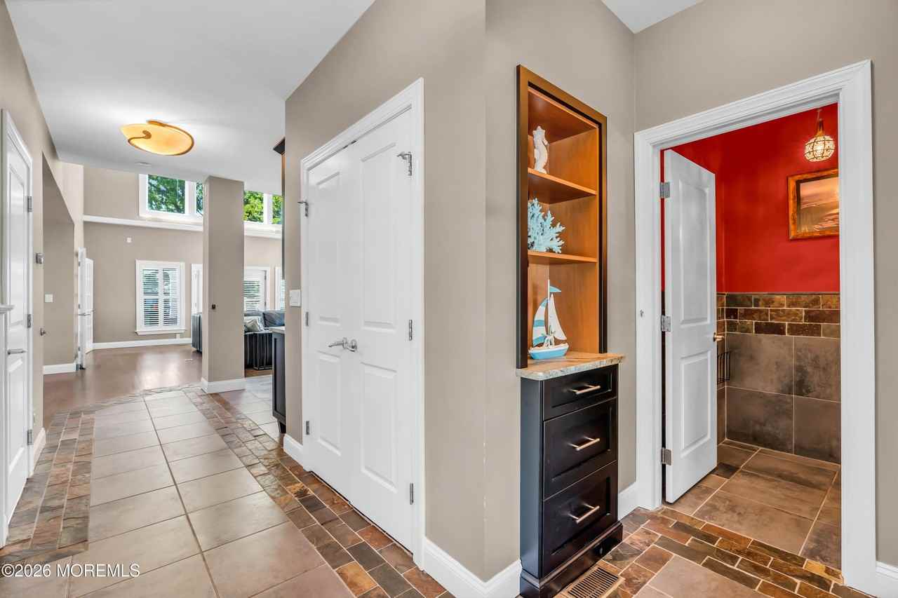 609 15th Ave - Photo 7 of 50