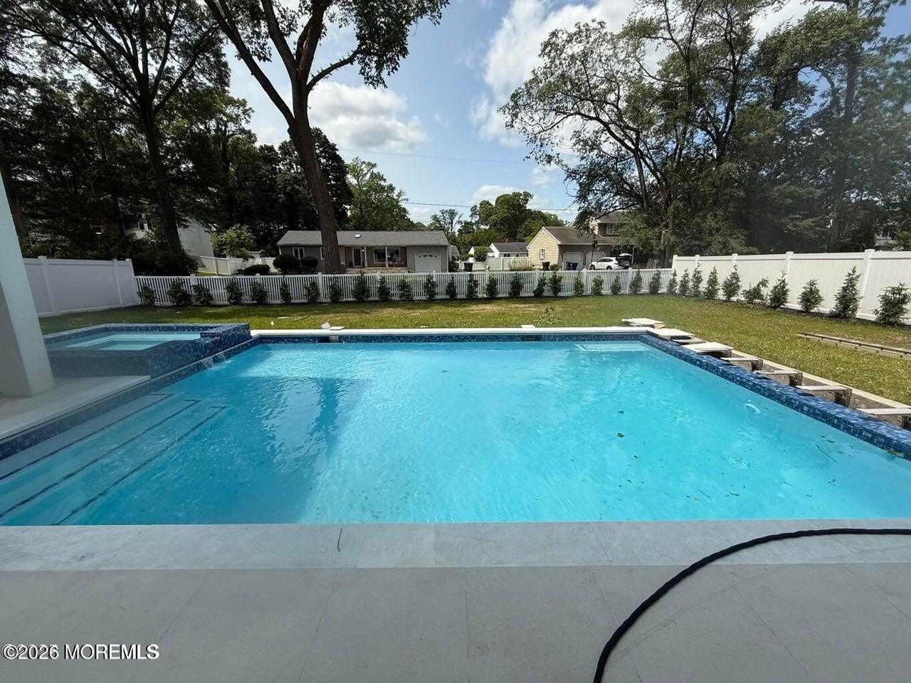 150 Ampere Ave - Photo 2 of 50