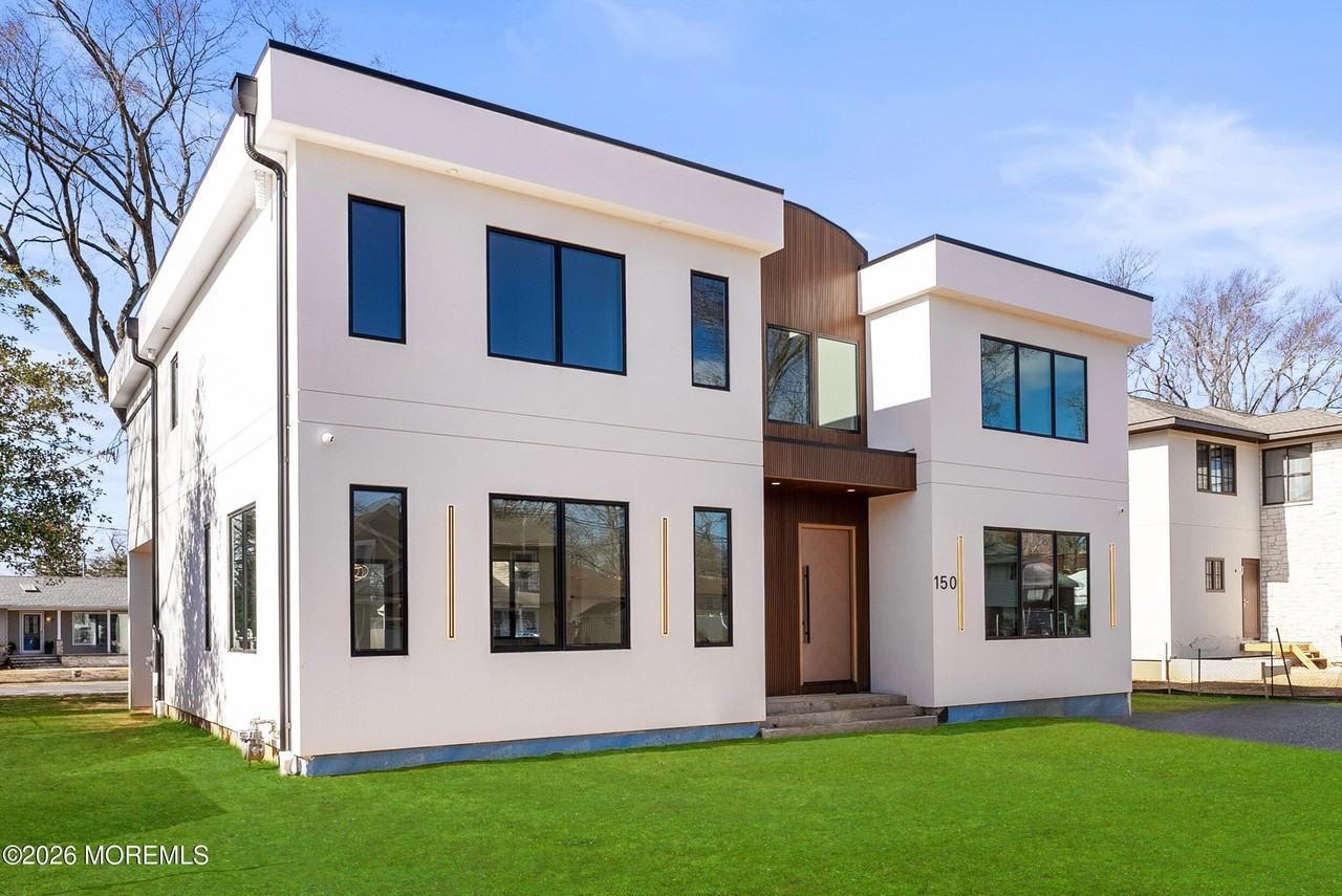 150 Ampere Ave - Photo 3 of 50