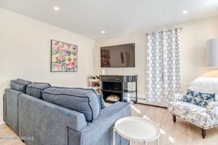 18 Abbott Avenue unit: Garden Apt - Photo 1 of 1