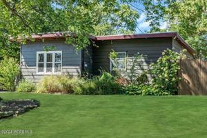 featured image of 105 Longfellow Ave