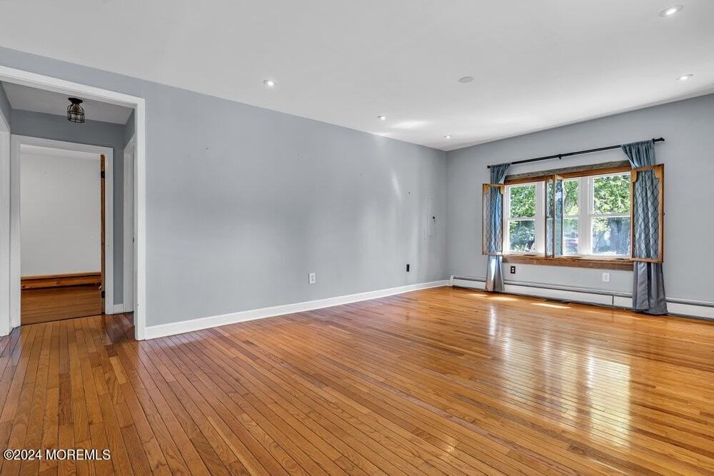 105 Longfellow Ave - Photo 7 of 38