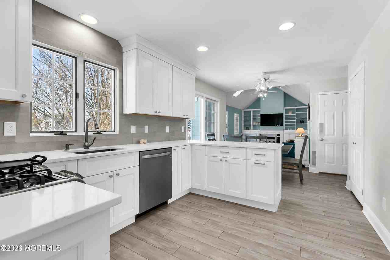 79 Riverdale Ave - Photo 6 of 23