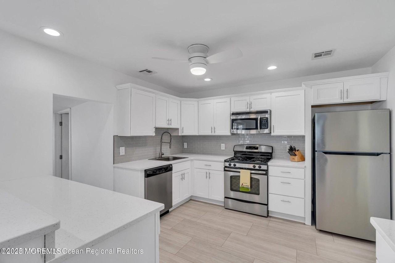 505 West St - Photo 2 of 24