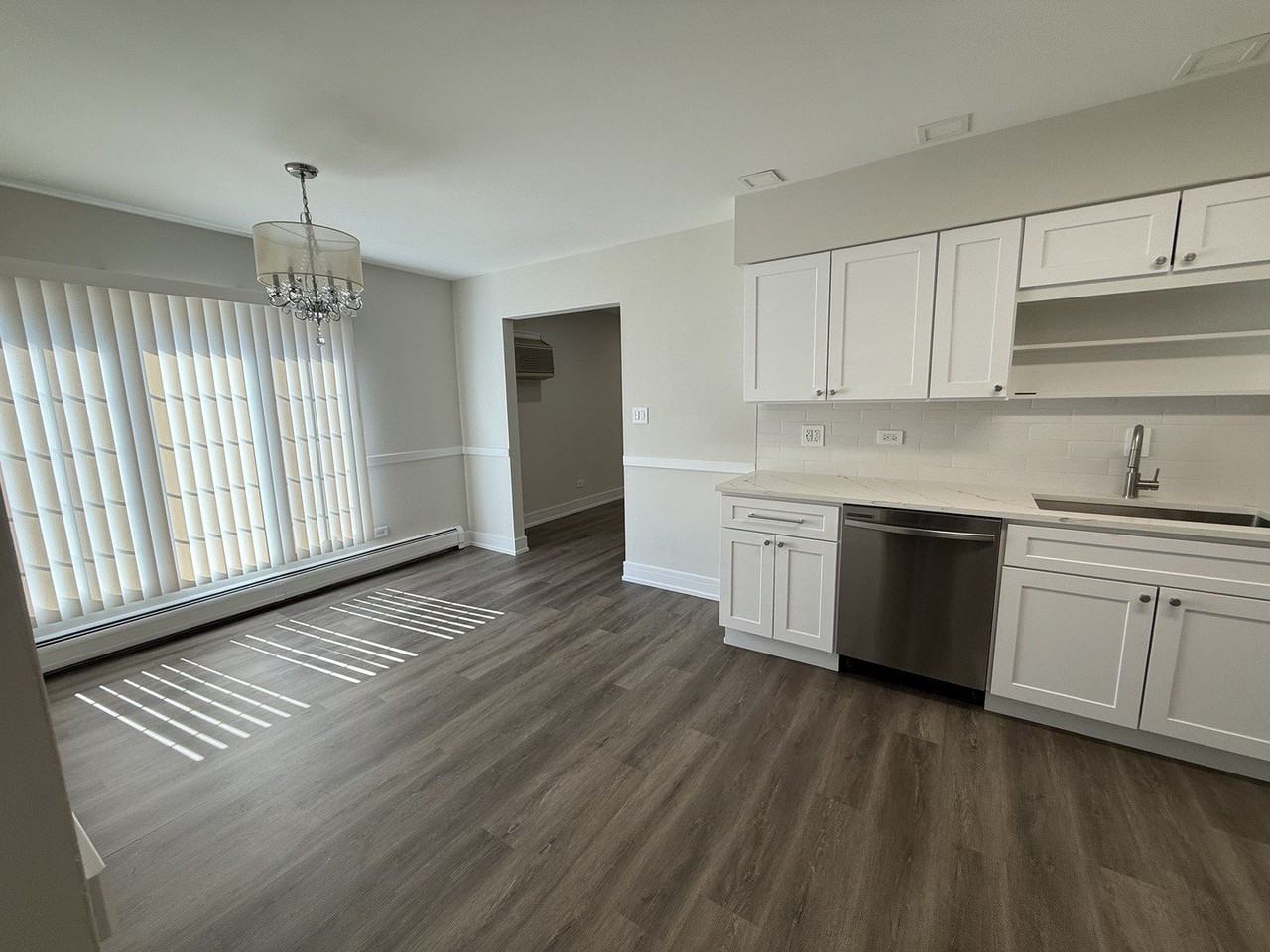 544 S La Grange Rd Apt 1s #1S - Photo 4 of 20