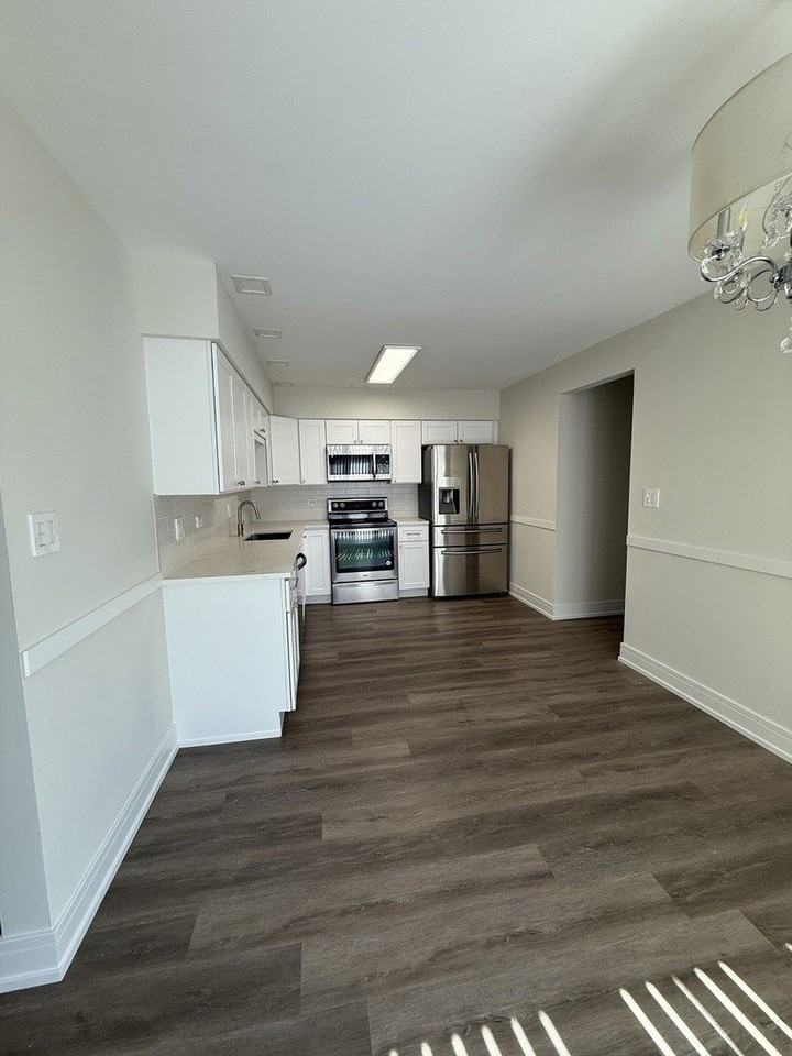 544 S La Grange Rd Apt 1s #1S - Photo 5 of 20