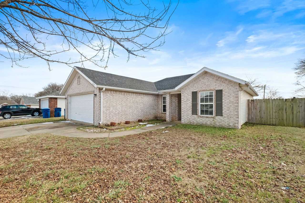 6105 Sw Meadow Well Ave - Photo 2 of 29