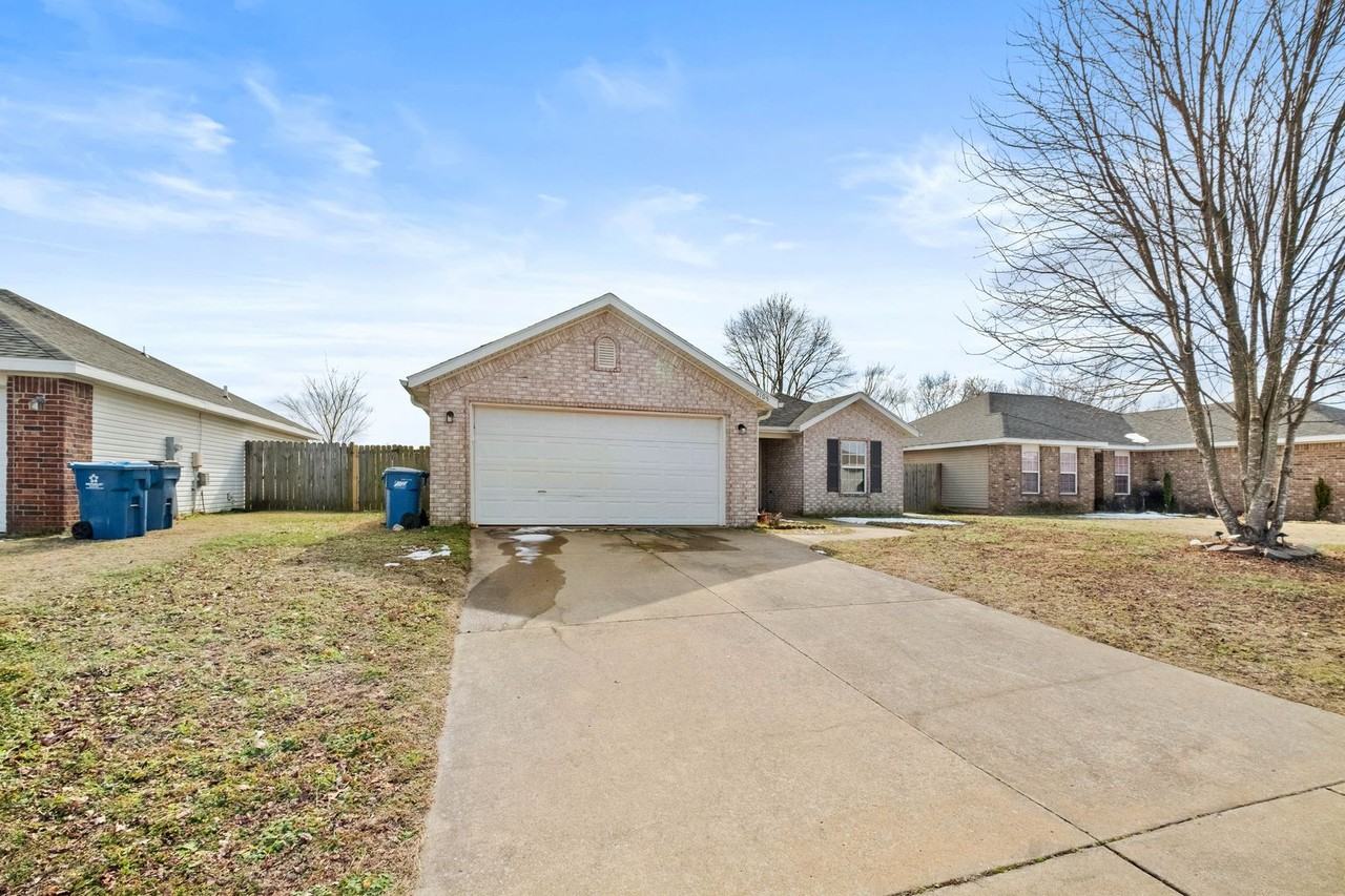 6105 Sw Meadow Well Ave - Photo 3 of 29