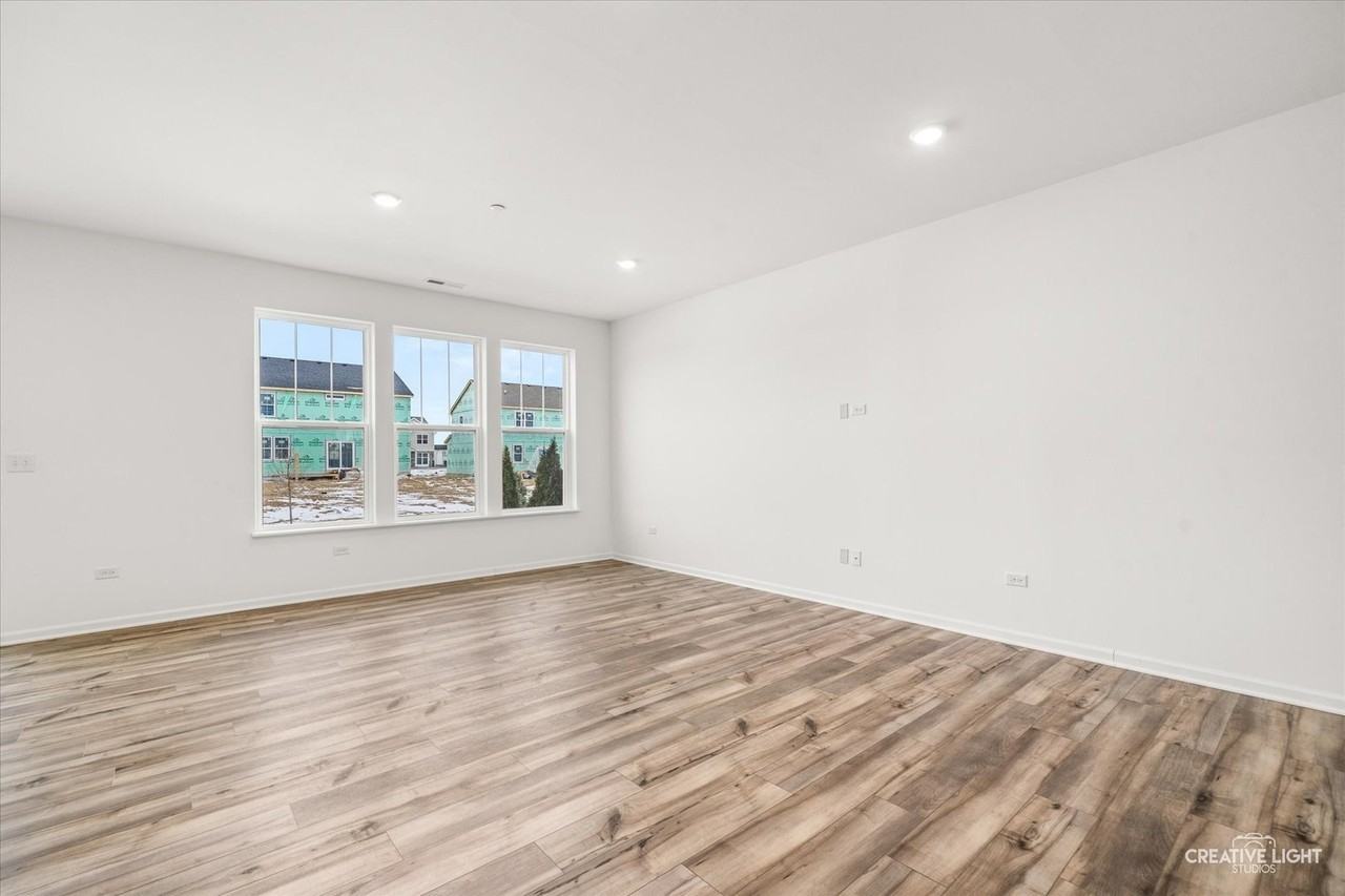 142 Henderson St Unit 142 #142 - Photo 3 of 17