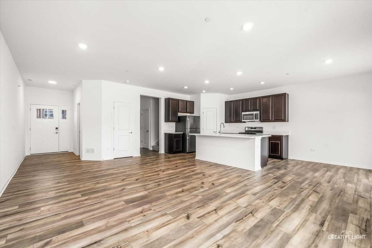 142 Henderson St Unit 142 #142 - Photo 4 of 17