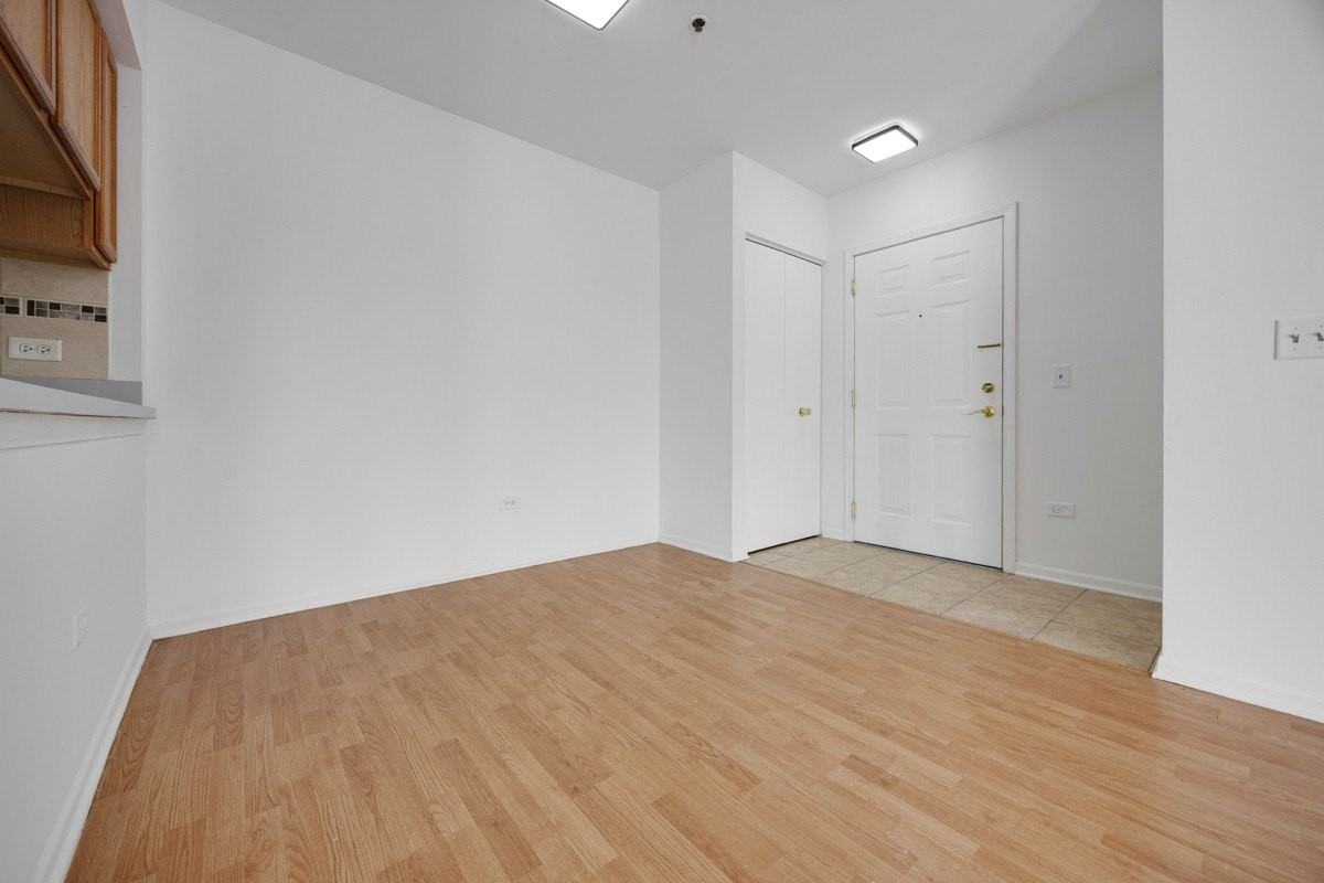 881 N Swift Rd Unit 203 #203 - Photo 5 of 25