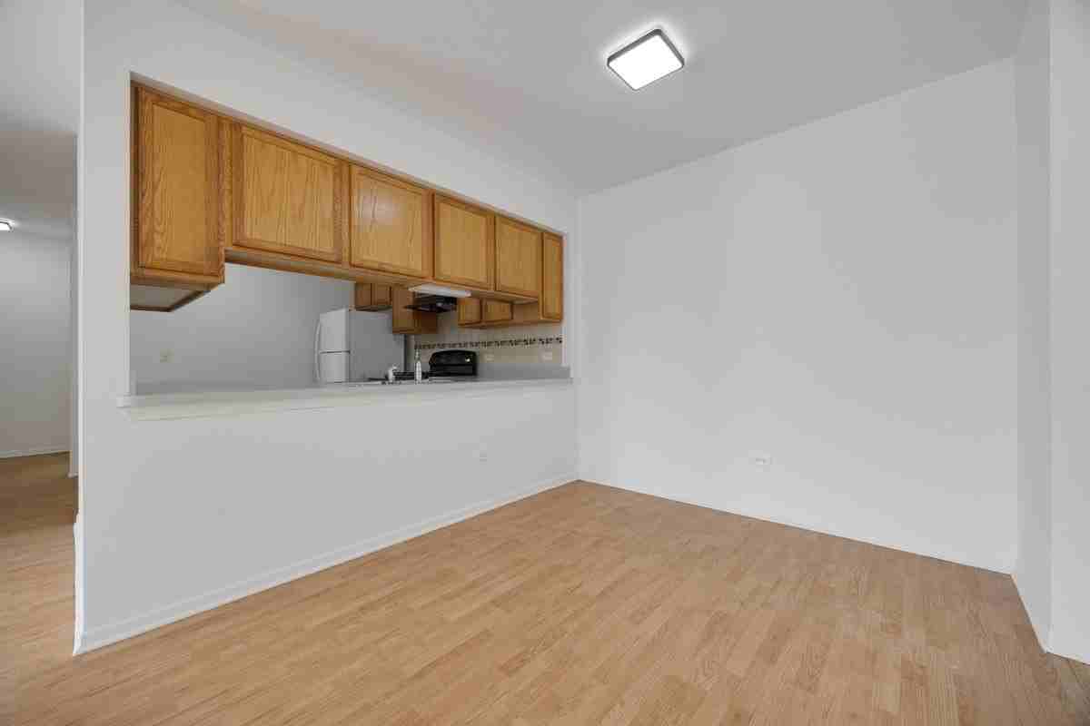 881 N Swift Rd Unit 203 #203 - Photo 6 of 25