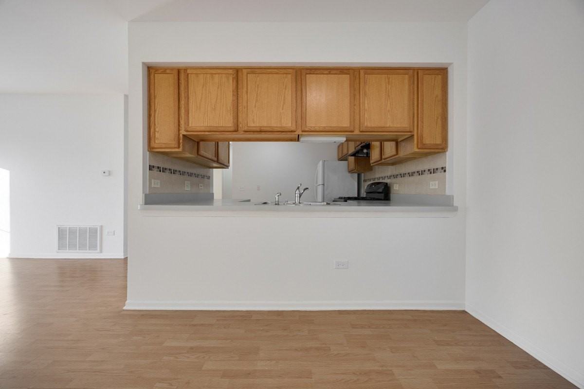 881 N Swift Rd Unit 203 #203 - Photo 7 of 25