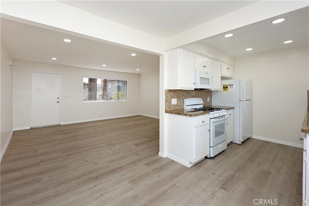 10612 Parrot Ave #201 - Photo 7 of 21