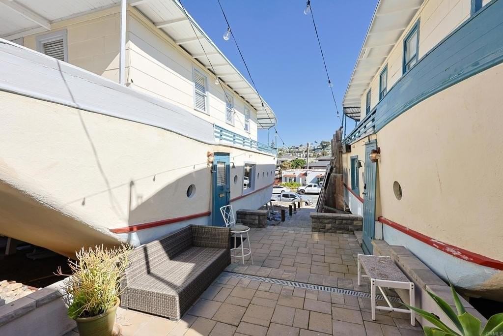 726 3rd St - Photo 4 of 29