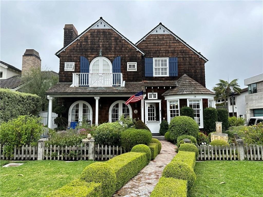 28 Beacon Bay 1/2 - Photo 3 of 25