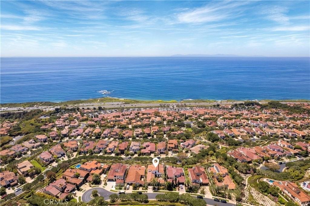 26 Cliffhouse Blf - Photo 3 of 42