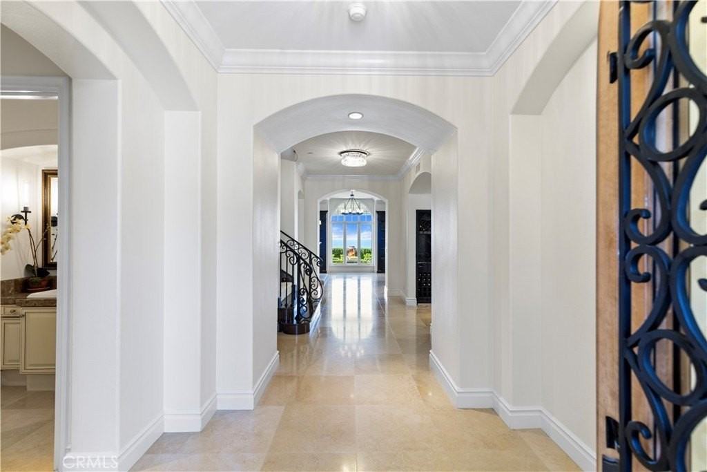 26 Cliffhouse Blf - Photo 7 of 42