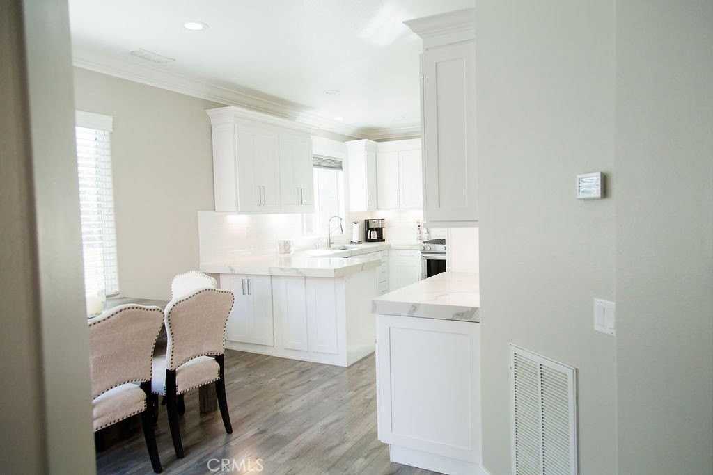 32 Potters Bnd - Photo 7 of 28