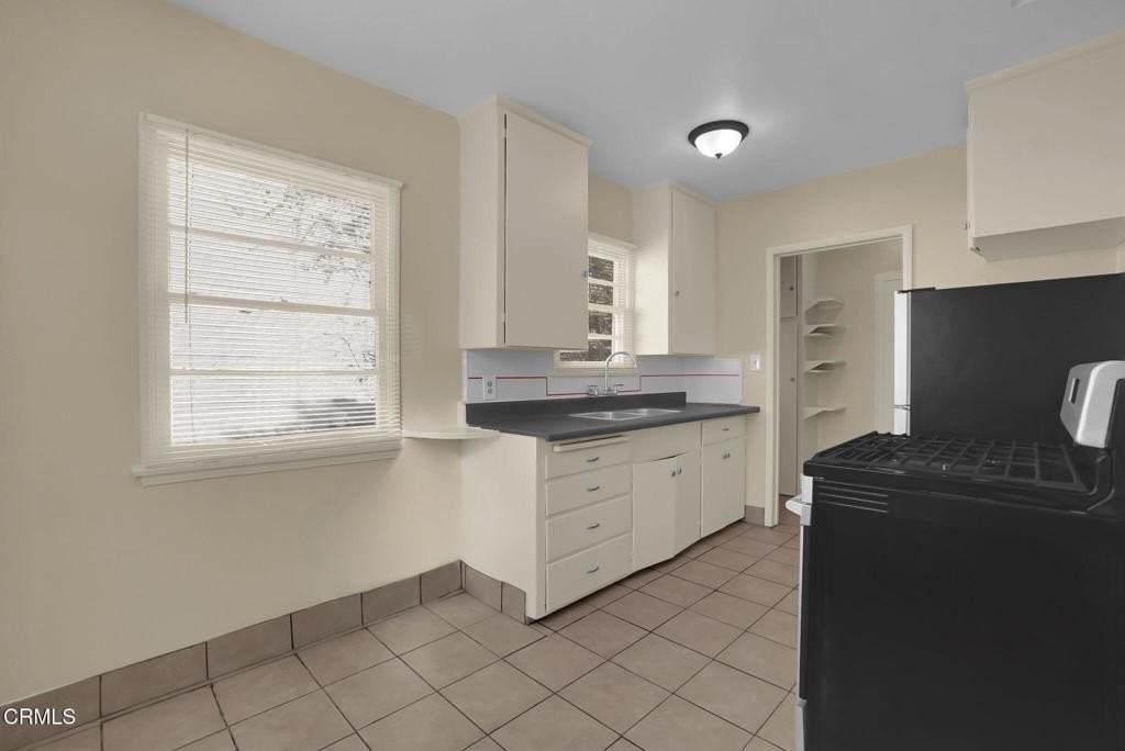 438 S Fremont Ave #A - Photo 3 of 18