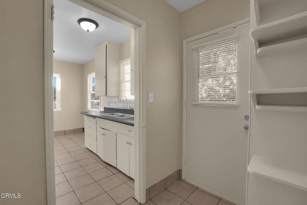 438 S Fremont Ave #A - Photo 5 of 18