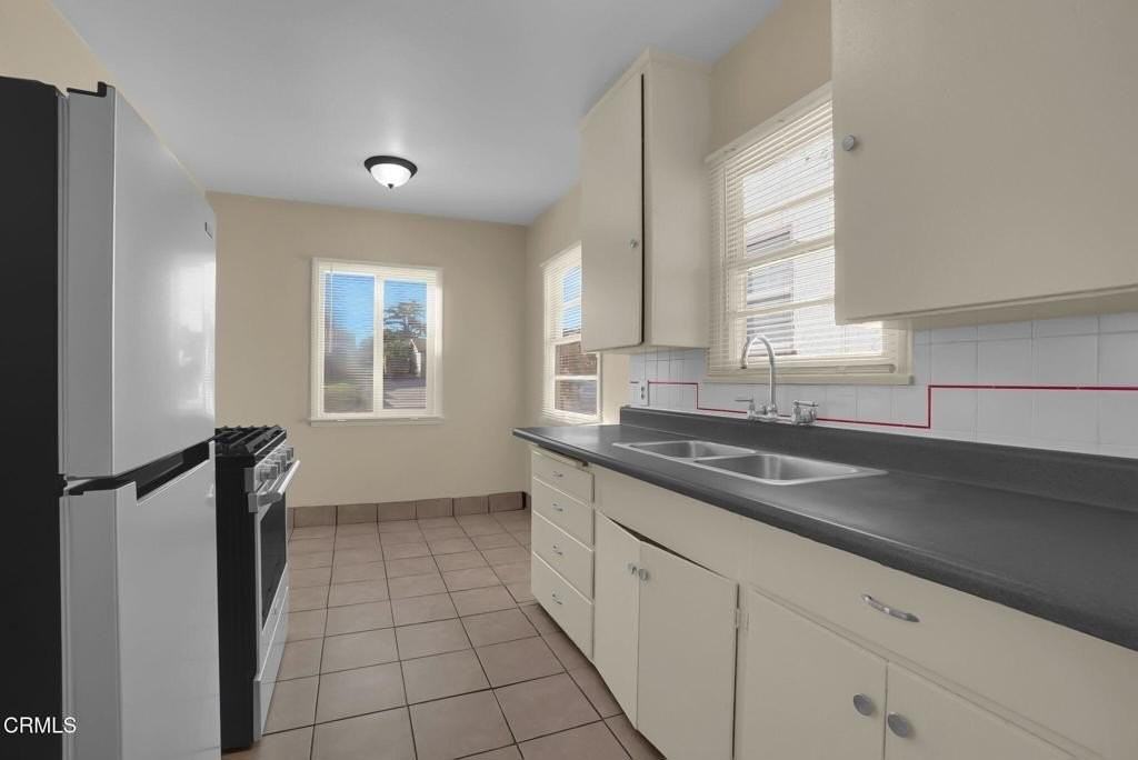 438 S Fremont Ave #A - Photo 7 of 18