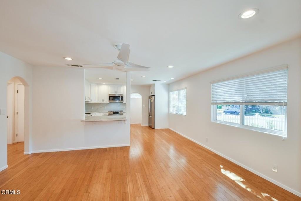 630 N Niagara St - Photo 4 of 27