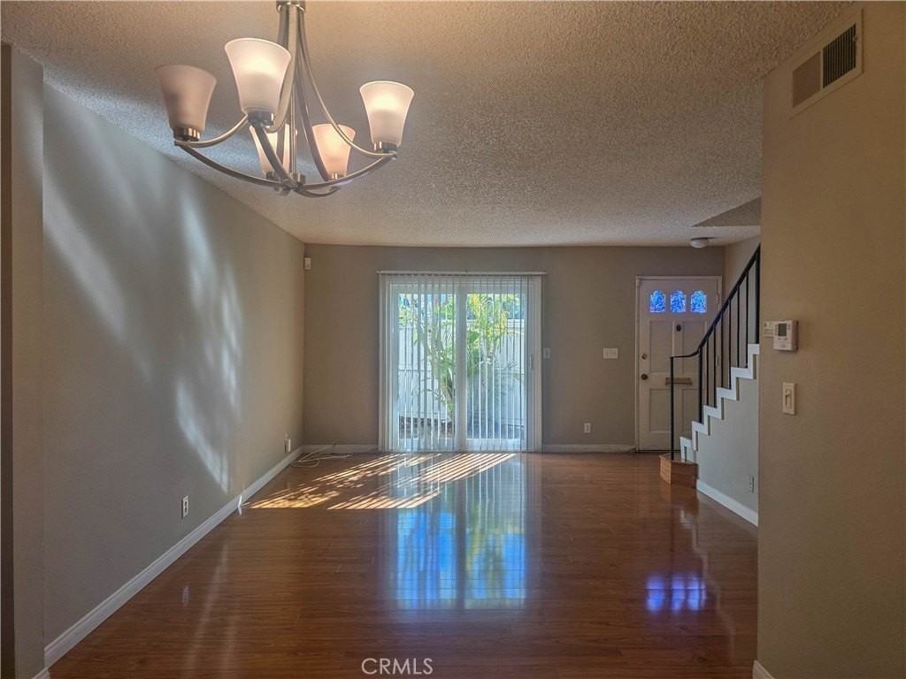 4822 Argyle Dr - Photo 3 of 10