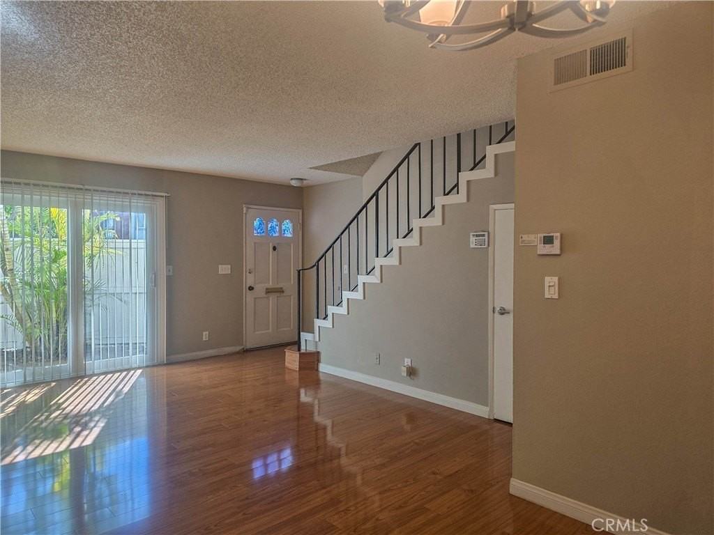 4822 Argyle Dr - Photo 4 of 10