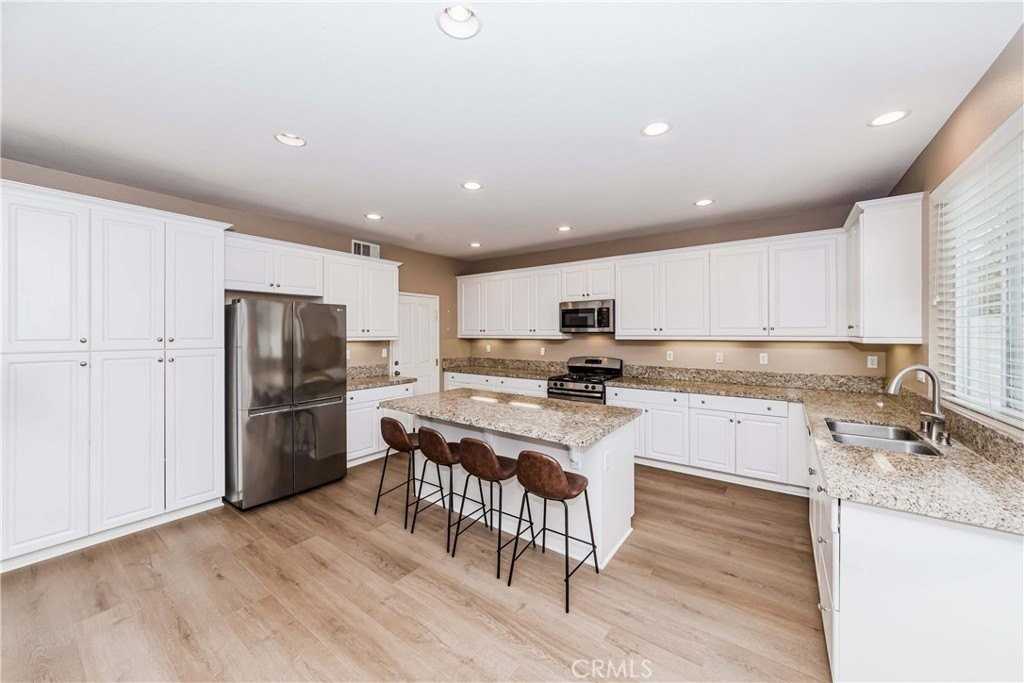 16 Cannery - Photo 5 of 37