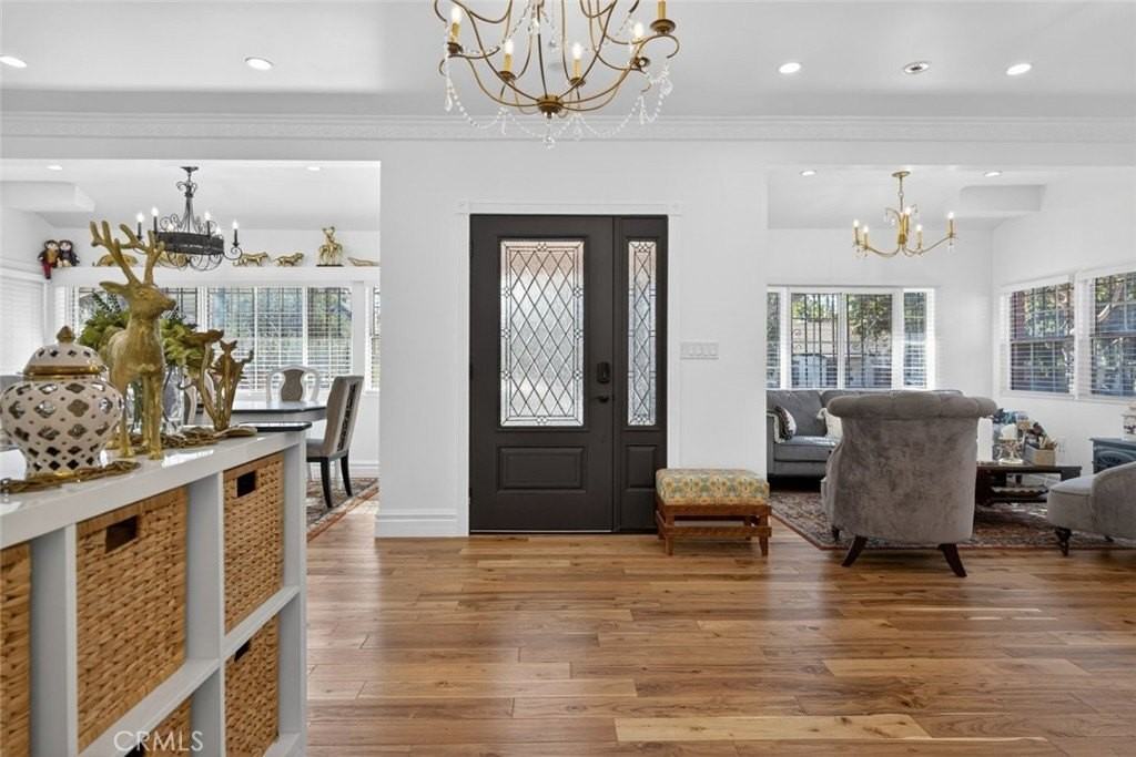 327 Vine St - Photo 3 of 46